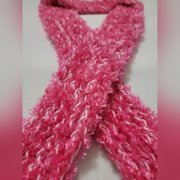 Pink & White Crocheted Fuzzy Scarf NWOT - Picture 3 of 3